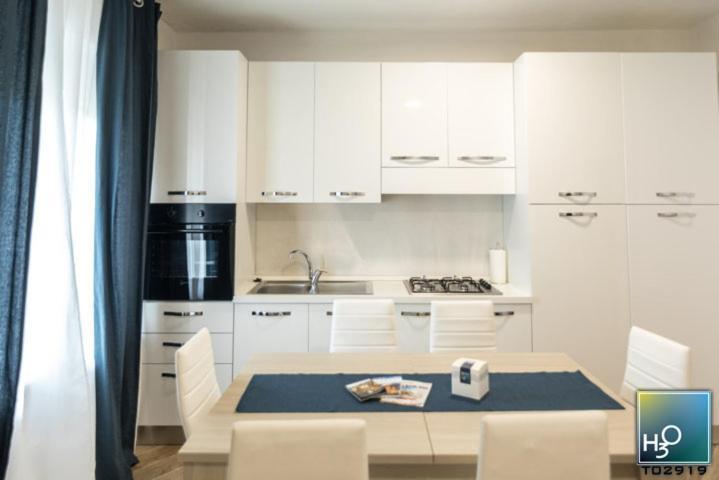 H3O Lago Di Garda Desenzano del Garda Kamer foto