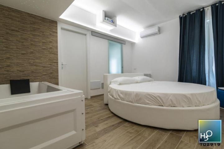H3O Lago Di Garda Desenzano del Garda Kamer foto