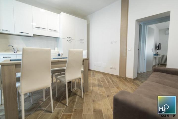 H3O Lago Di Garda Desenzano del Garda Kamer foto